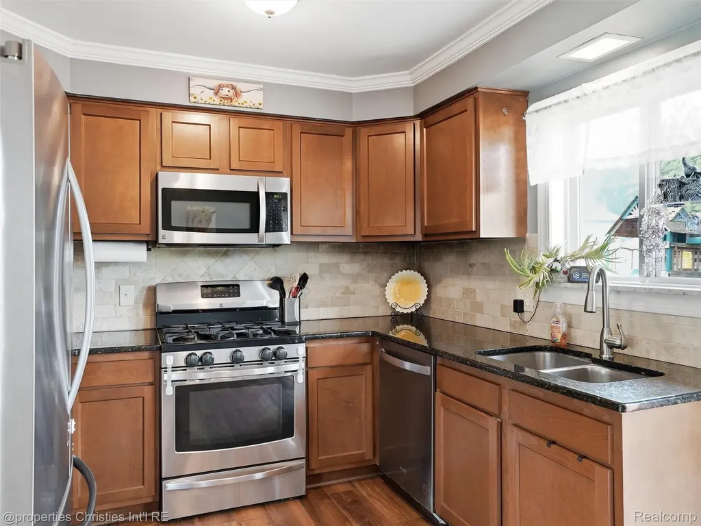 52735 Washington Street New Baltimore City MI 48047