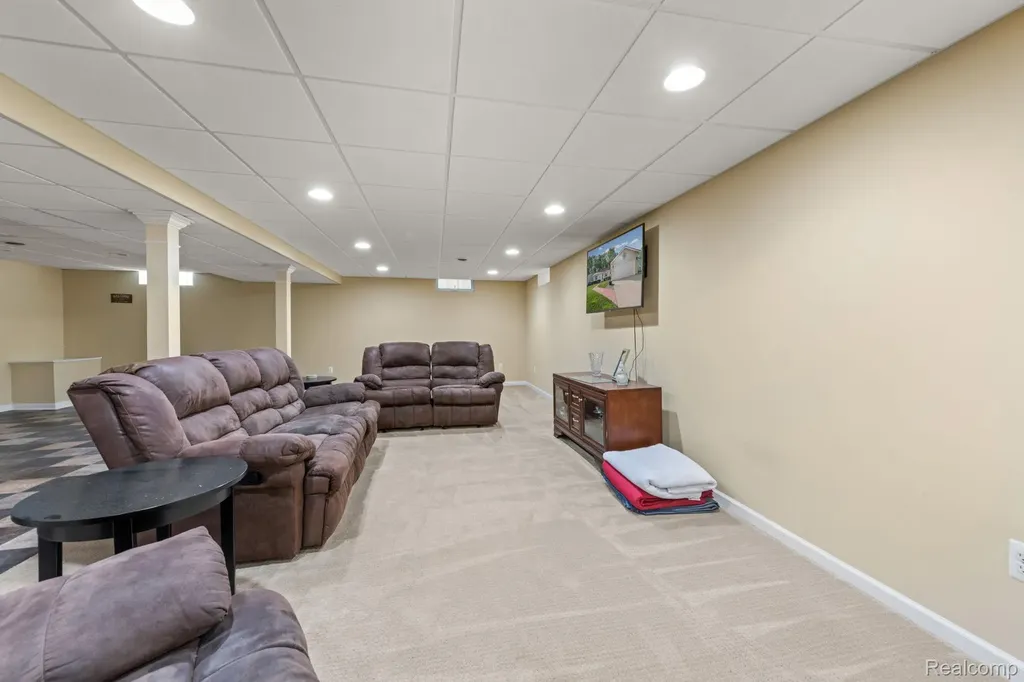21699 Brookside North Drive Macomb Township MI 48044