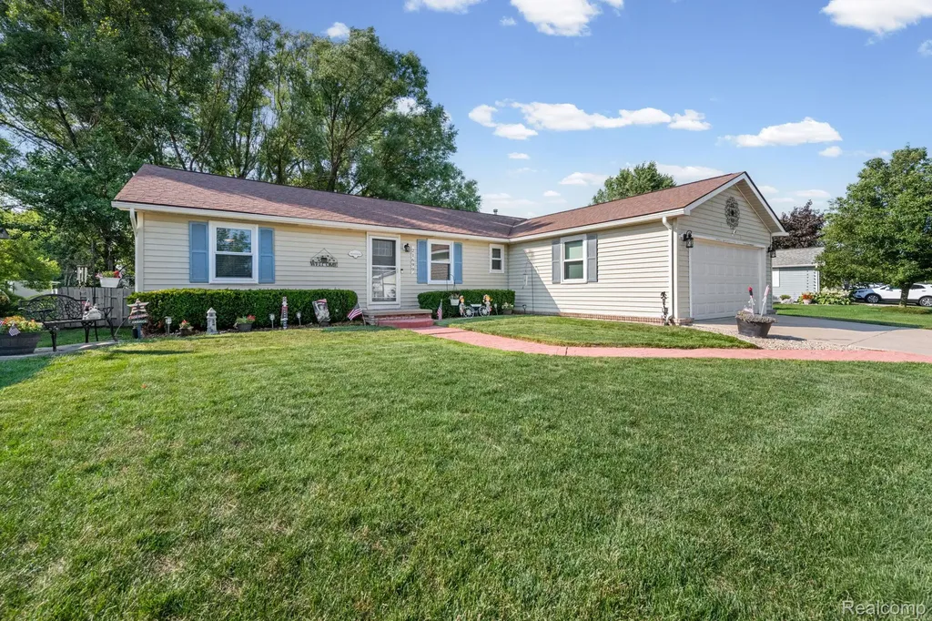 21699 Brookside North Drive Macomb Township MI 48044