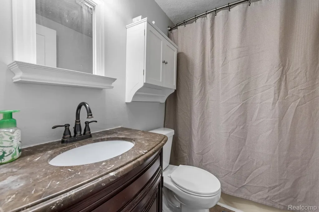 21699 Brookside North Drive Macomb Township MI 48044