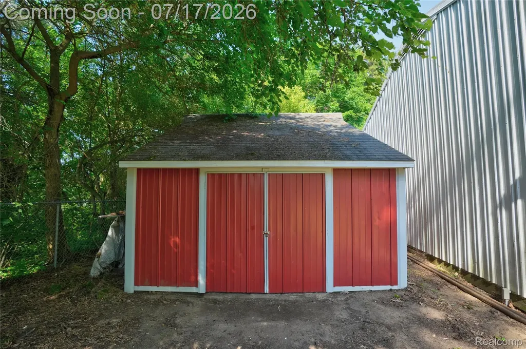 11255 N Center Road Thetford Township MI 48420