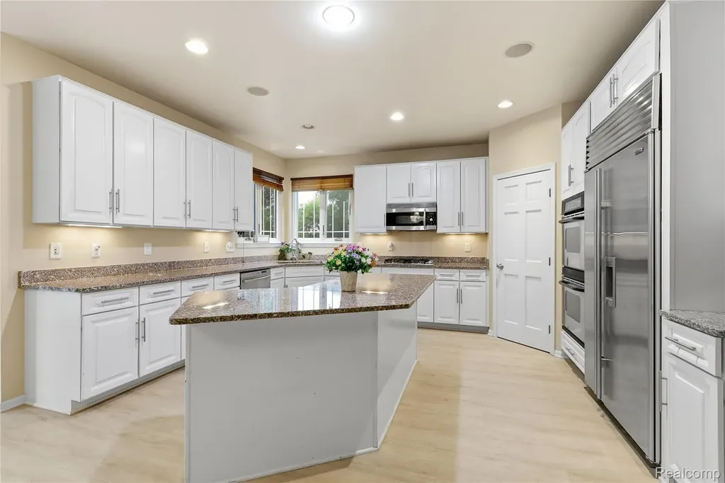 2291 Lake Ridge Drive Grand Blanc Charter Township MI 48439