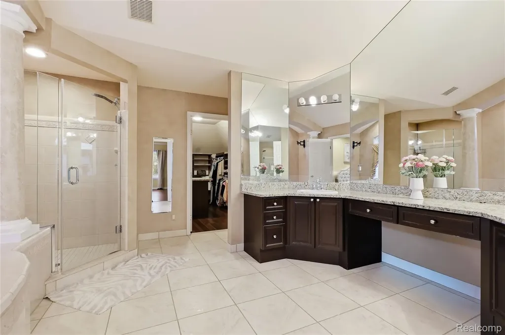 2291 Lake Ridge Drive Grand Blanc Charter Township MI 48439