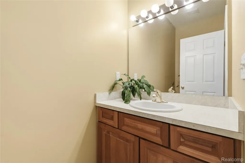 2291 Lake Ridge Drive Grand Blanc Charter Township MI 48439