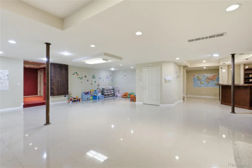 2291 Lake Ridge Drive Grand Blanc Charter Township MI 48439