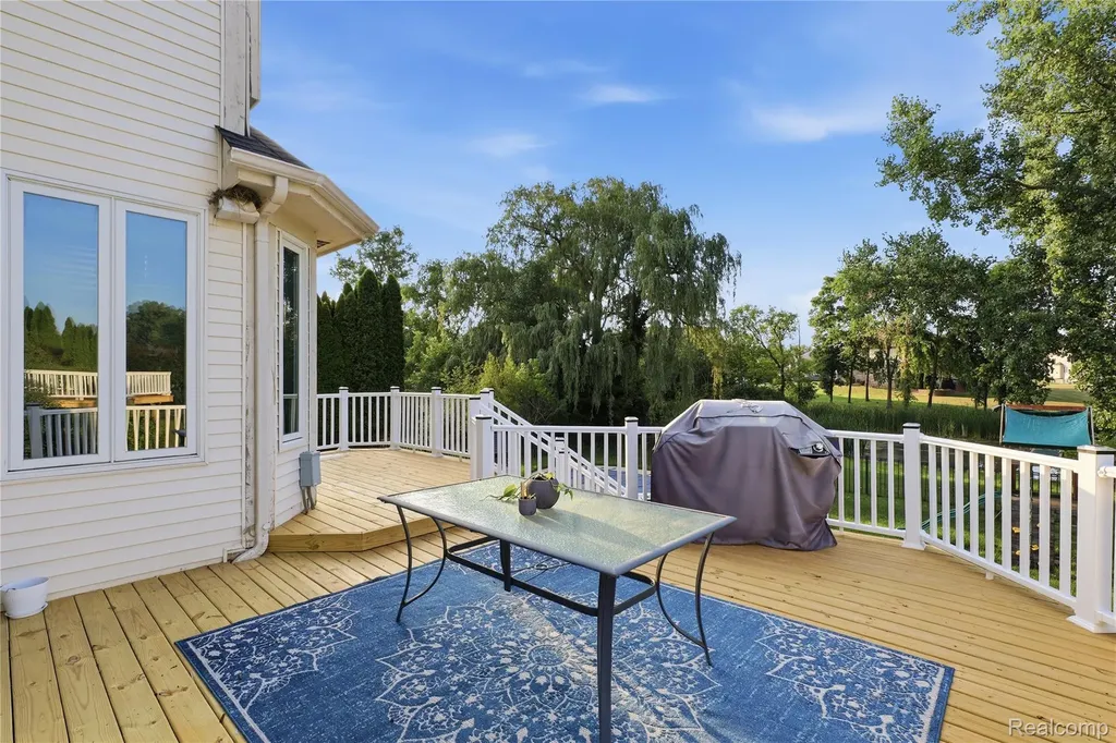 2291 Lake Ridge Drive Grand Blanc Charter Township MI 48439