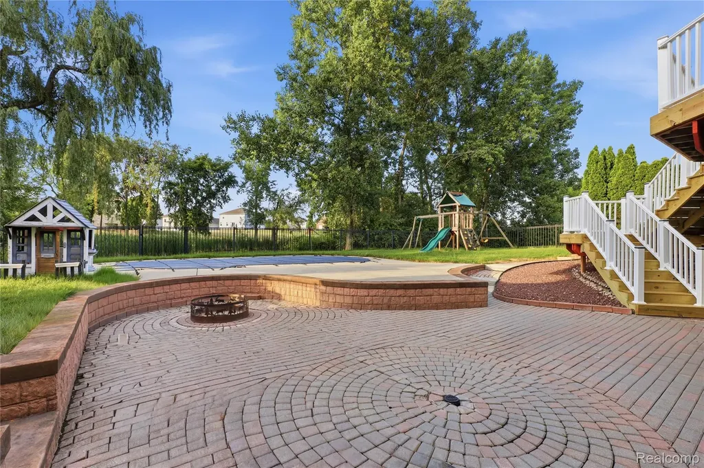 2291 Lake Ridge Drive Grand Blanc Charter Township MI 48439