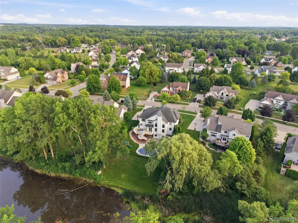2291 Lake Ridge Drive Grand Blanc Charter Township MI 48439