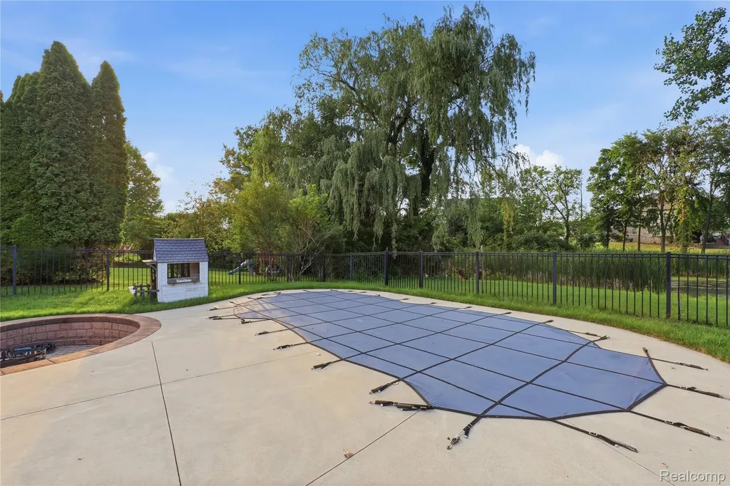 2291 Lake Ridge Drive Grand Blanc Charter Township MI 48439