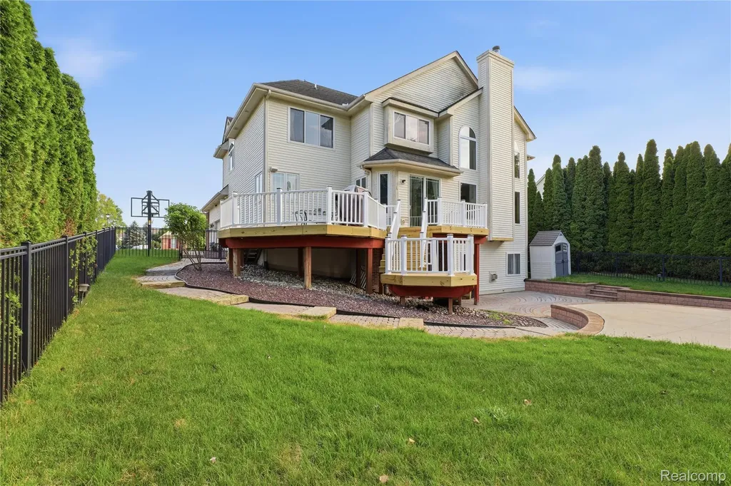 2291 Lake Ridge Drive Grand Blanc Charter Township MI 48439