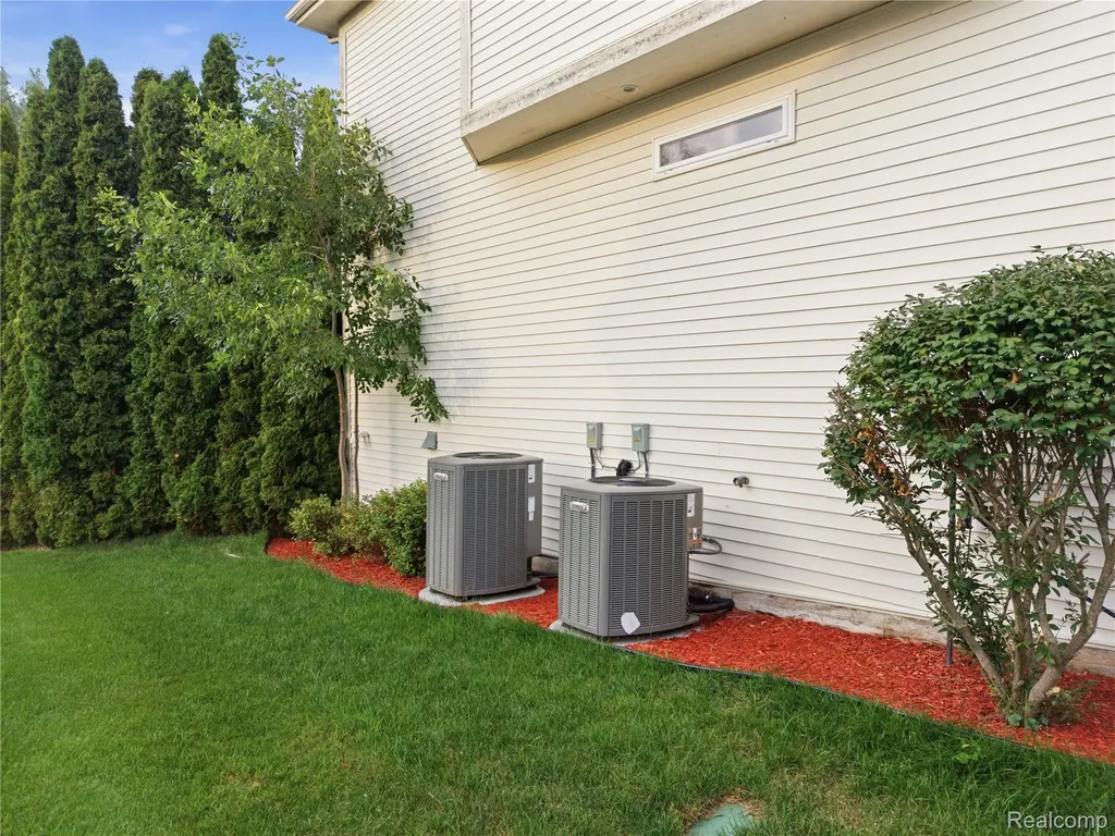 2291 Lake Ridge Drive Grand Blanc Charter Township MI 48439