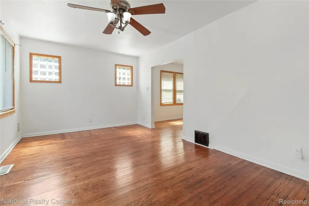 9281 Boleyn Street Detroit City MI 48224