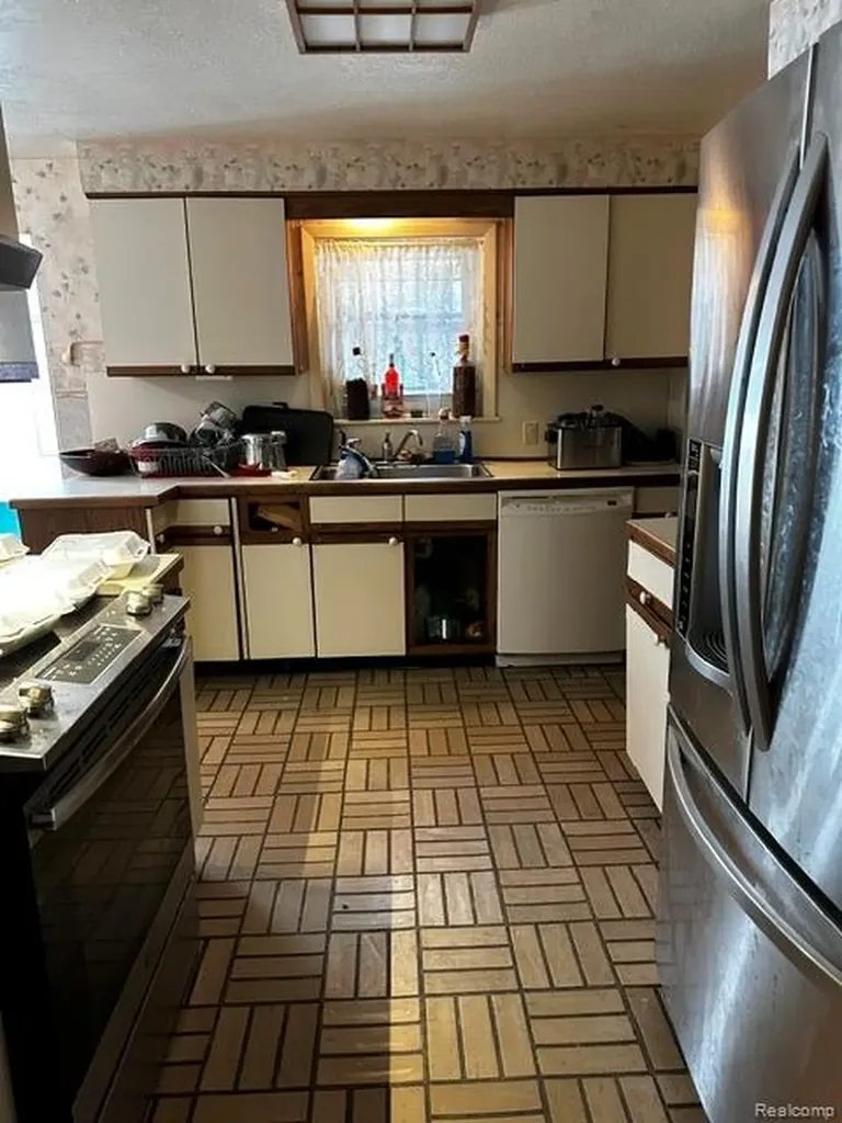 1521 Woodslea Drive Flint City MI 48507