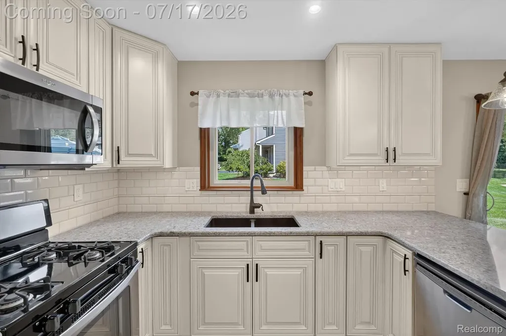 60309 Lamplighter Drive Lyon Charter Township MI 48165