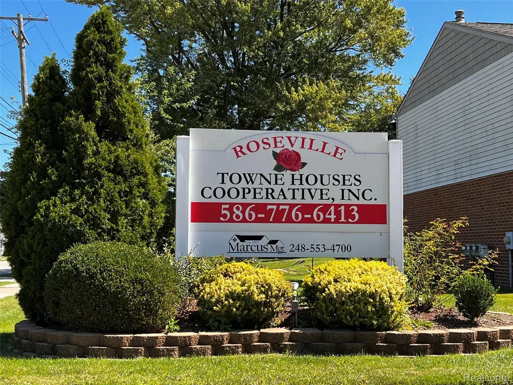 25600 New England Roseville City MI 48066
