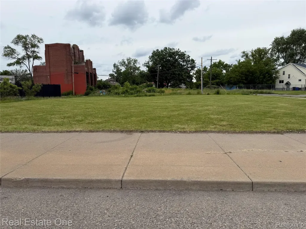 6510 W Warren Avenue Detroit City MI 48210