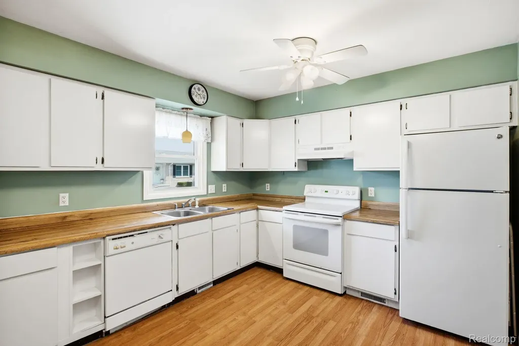 135 Joan Court Marysville City MI 48040