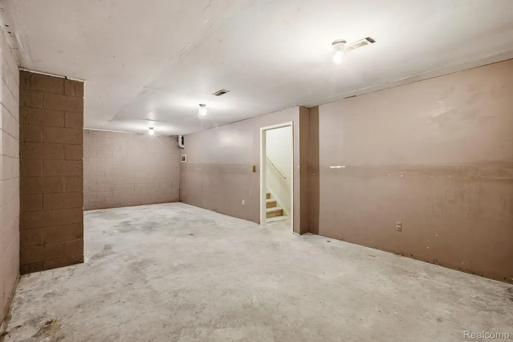 135 Joan Court Marysville City MI 48040