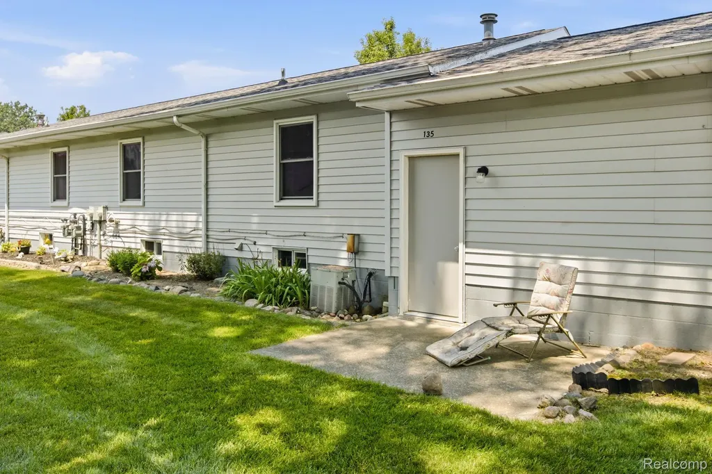135 Joan Court Marysville City MI 48040