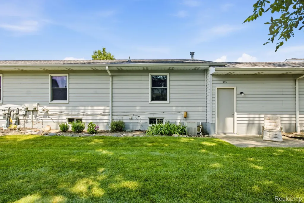 135 Joan Court Marysville City MI 48040