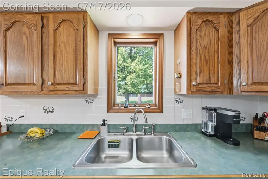 555 E Square Lake Road Troy City MI 48085