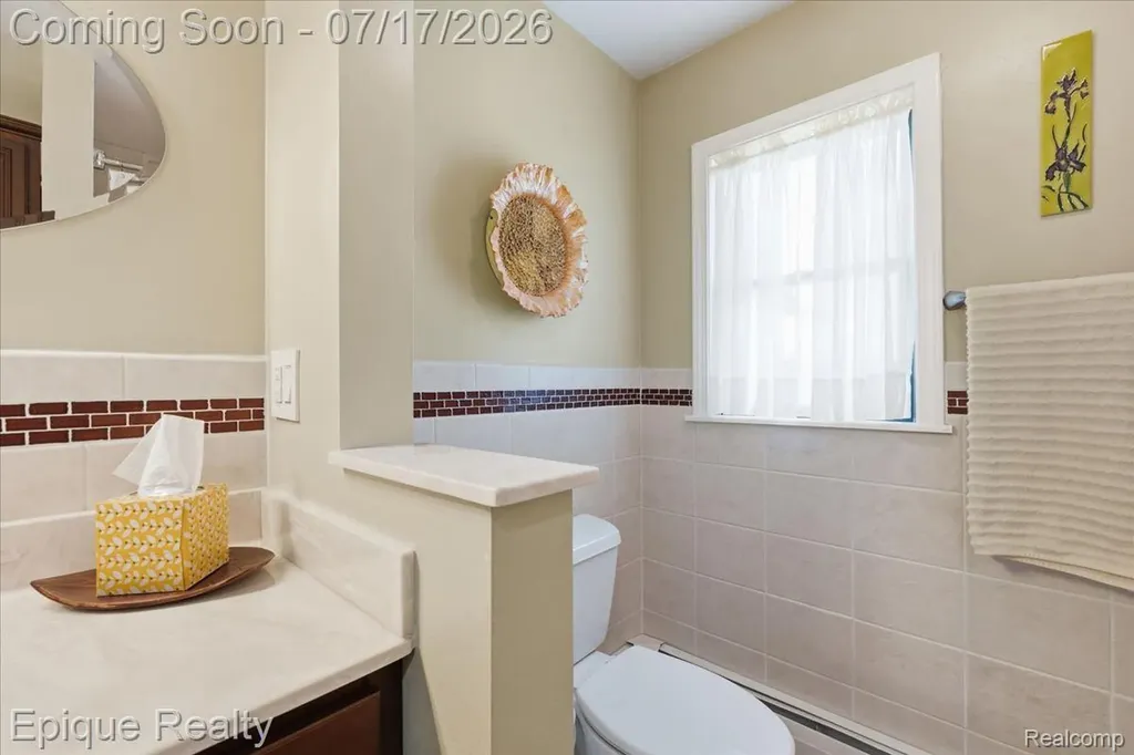 555 E Square Lake Road Troy City MI 48085