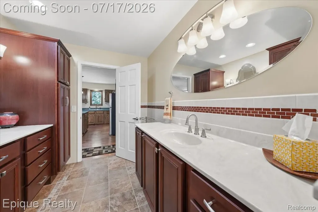 555 E Square Lake Road Troy City MI 48085