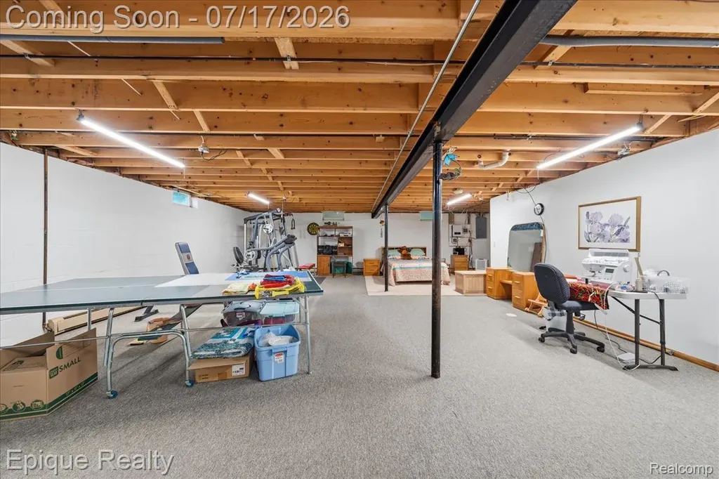 555 E Square Lake Road Troy City MI 48085