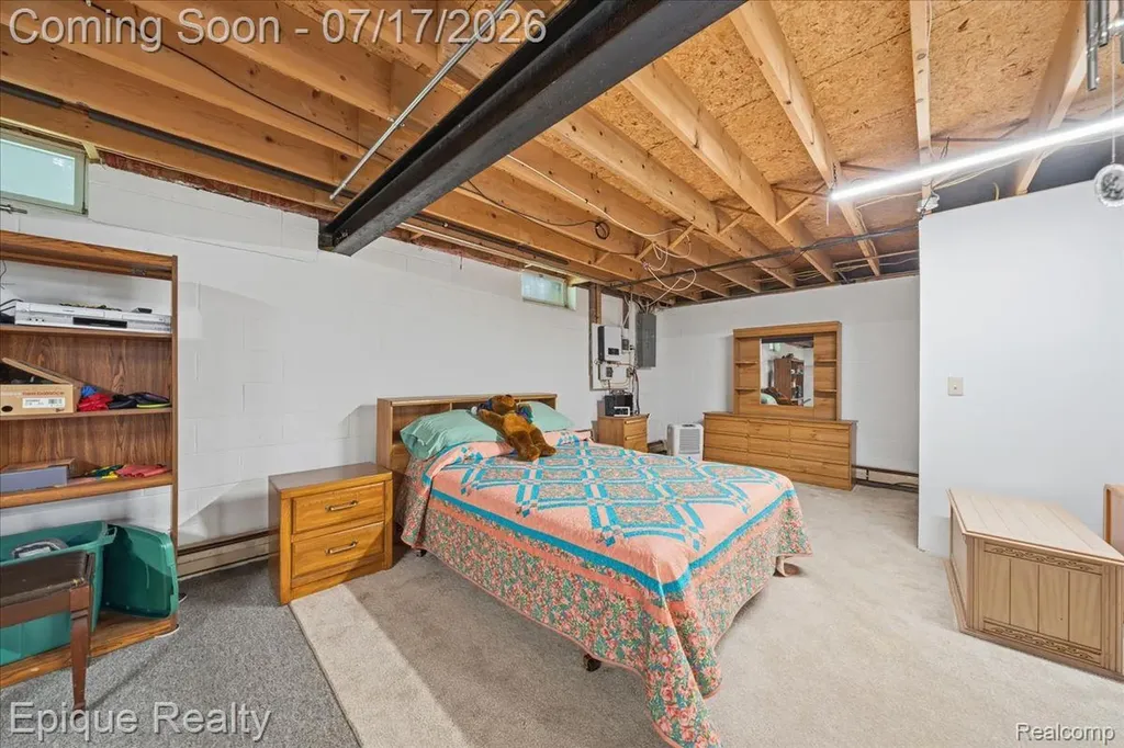 555 E Square Lake Road Troy City MI 48085