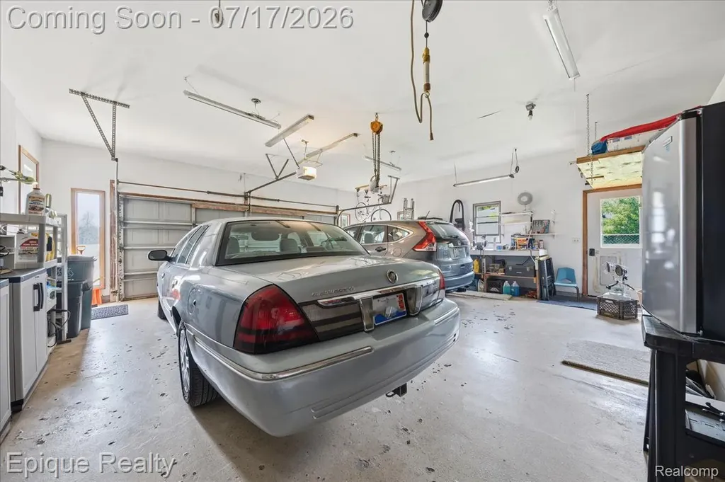 555 E Square Lake Road Troy City MI 48085