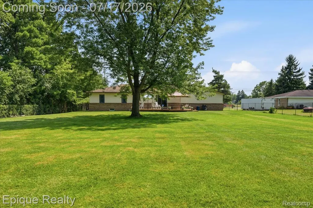 555 E Square Lake Road Troy City MI 48085
