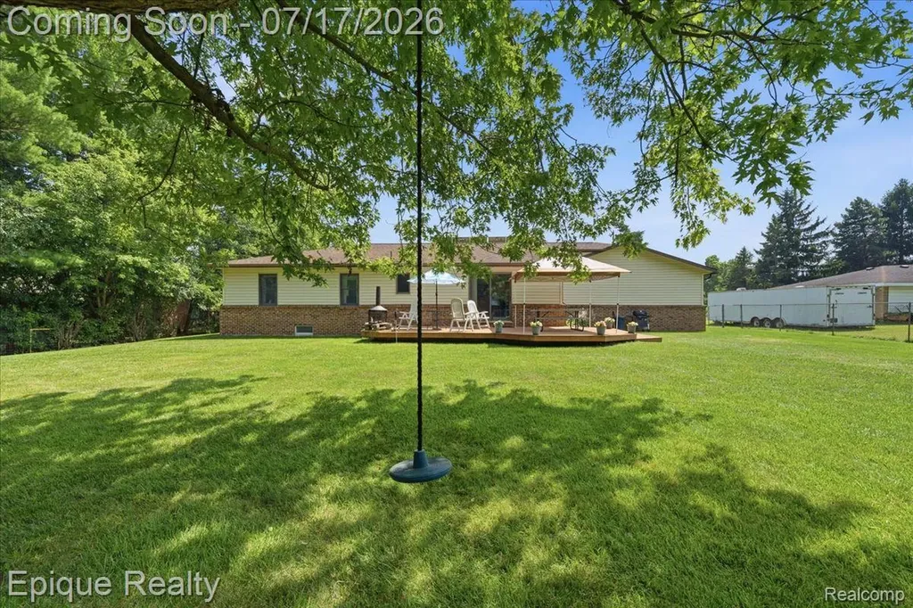 555 E Square Lake Road Troy City MI 48085