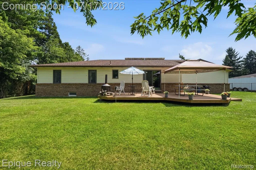 555 E Square Lake Road Troy City MI 48085