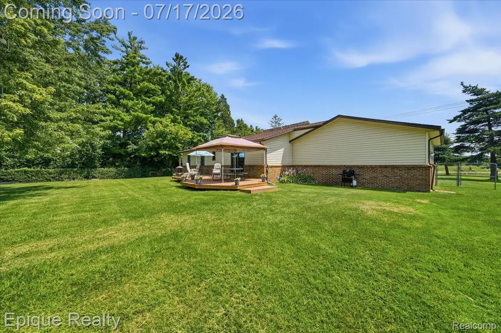 555 E Square Lake Road Troy City MI 48085