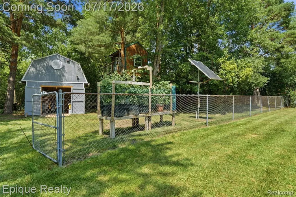 555 E Square Lake Road Troy City MI 48085