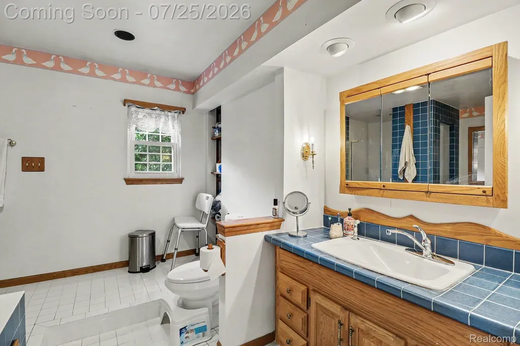 35810 Fredericksburg Road Farmington Hills City MI 48331
