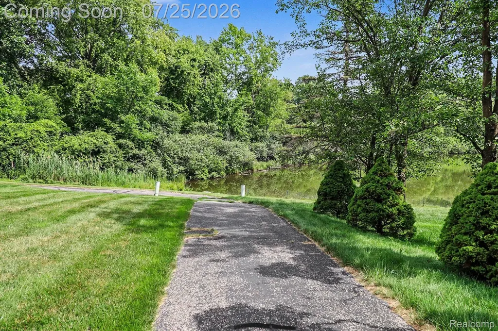 35810 Fredericksburg Road Farmington Hills City MI 48331