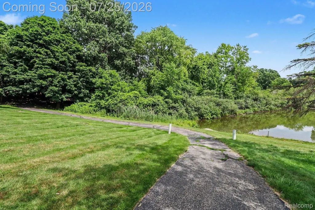 35810 Fredericksburg Road Farmington Hills City MI 48331