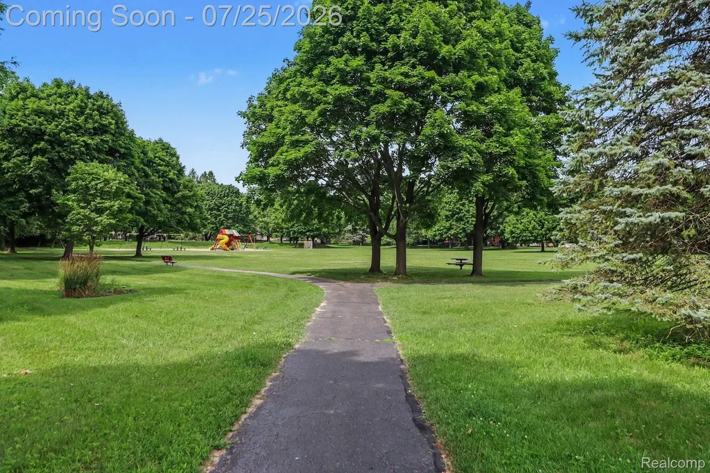 35810 Fredericksburg Road Farmington Hills City MI 48331