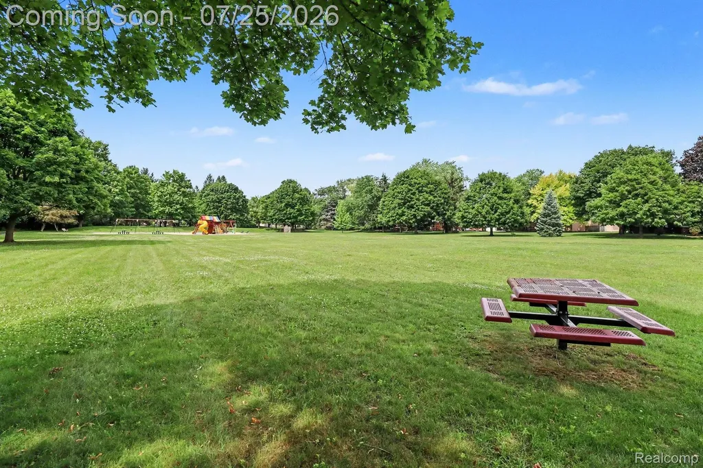 35810 Fredericksburg Road Farmington Hills City MI 48331