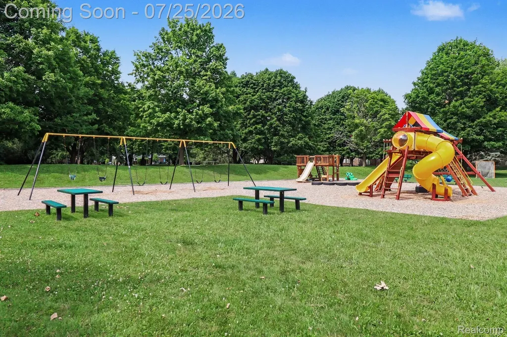 35810 Fredericksburg Road Farmington Hills City MI 48331