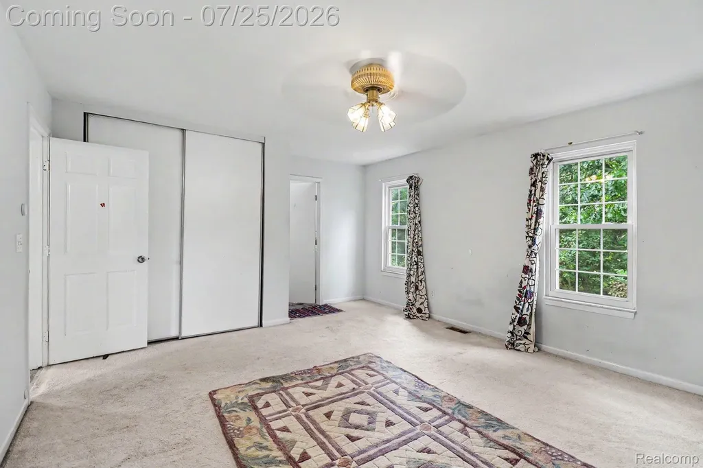 35810 Fredericksburg Road Farmington Hills City MI 48331