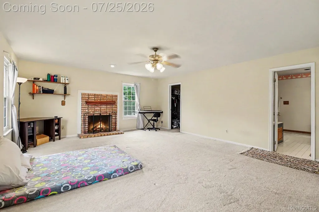 35810 Fredericksburg Road Farmington Hills City MI 48331