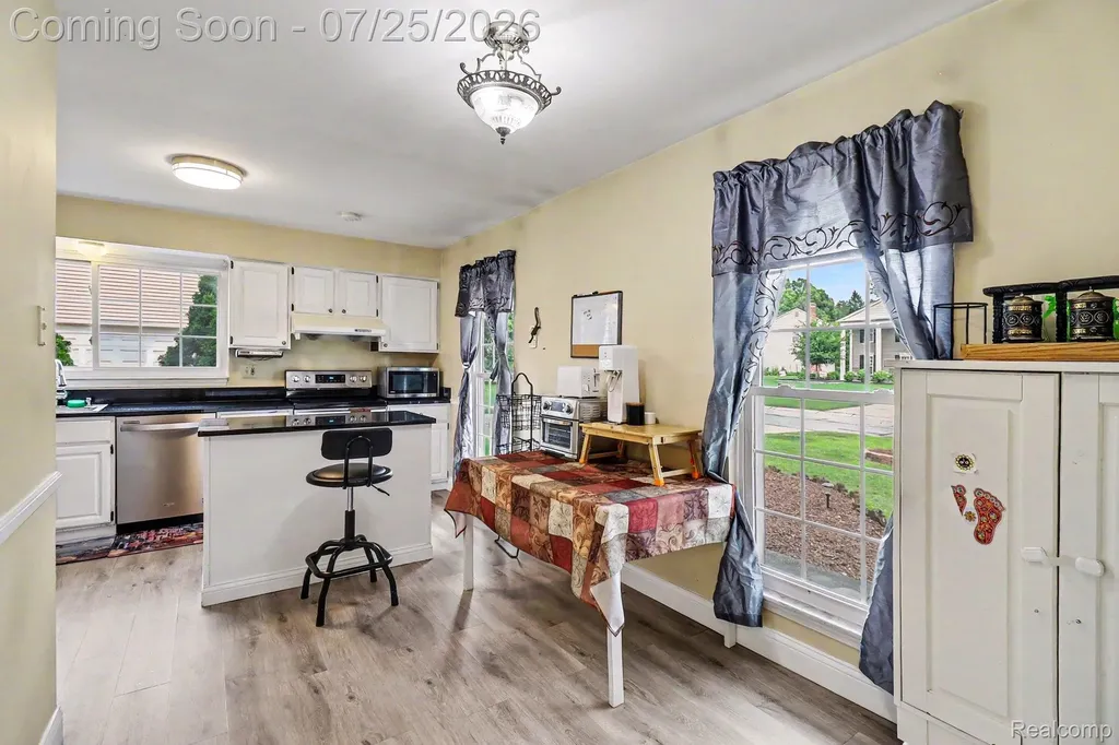 35810 Fredericksburg Road Farmington Hills City MI 48331