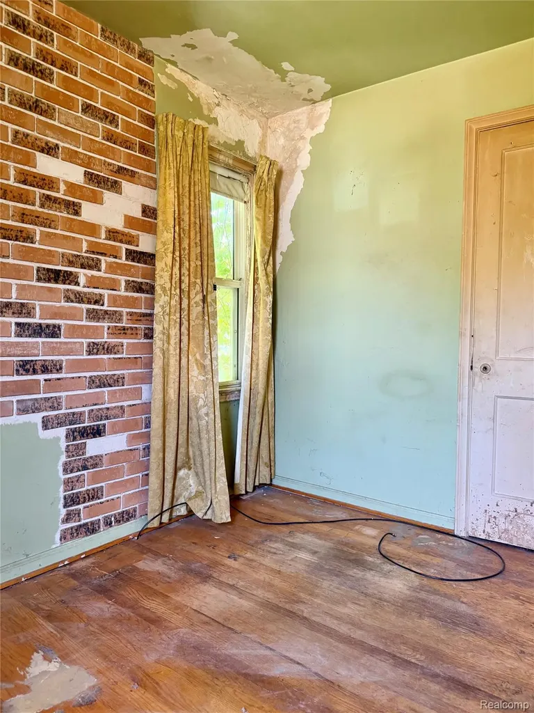 564 Ford Boulevard Lincoln Park City MI 48146