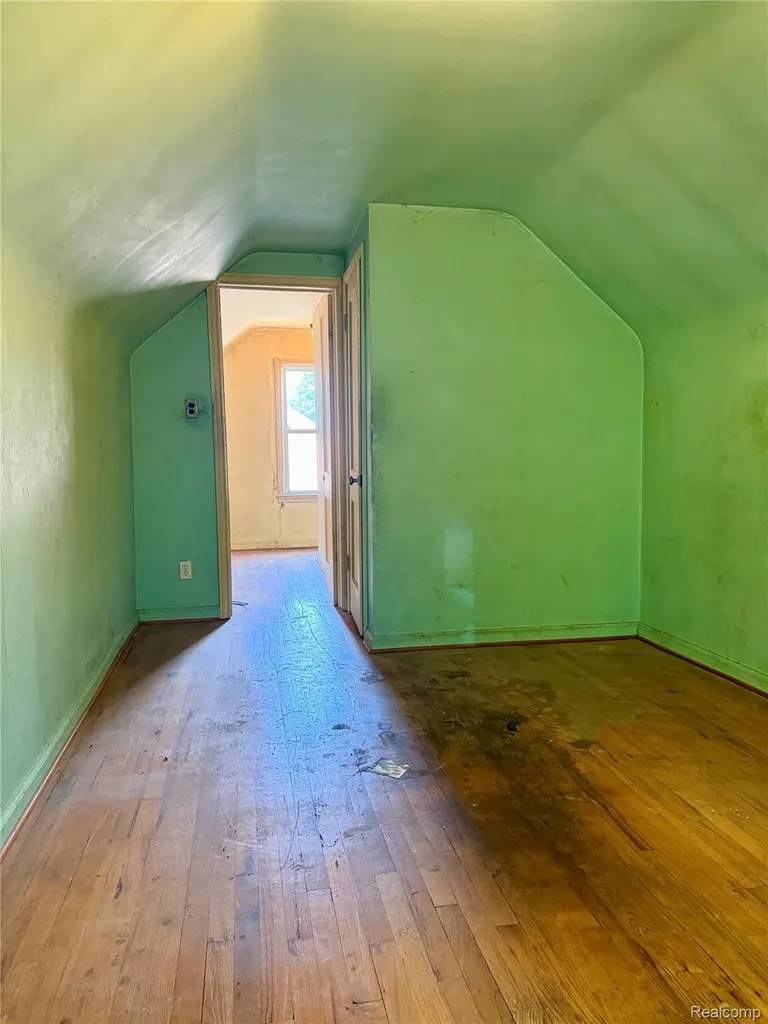 564 Ford Boulevard Lincoln Park City MI 48146