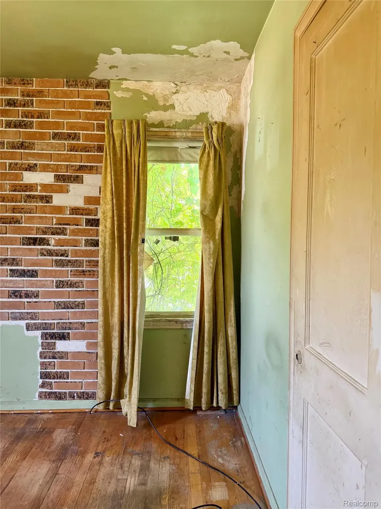 564 Ford Boulevard Lincoln Park City MI 48146