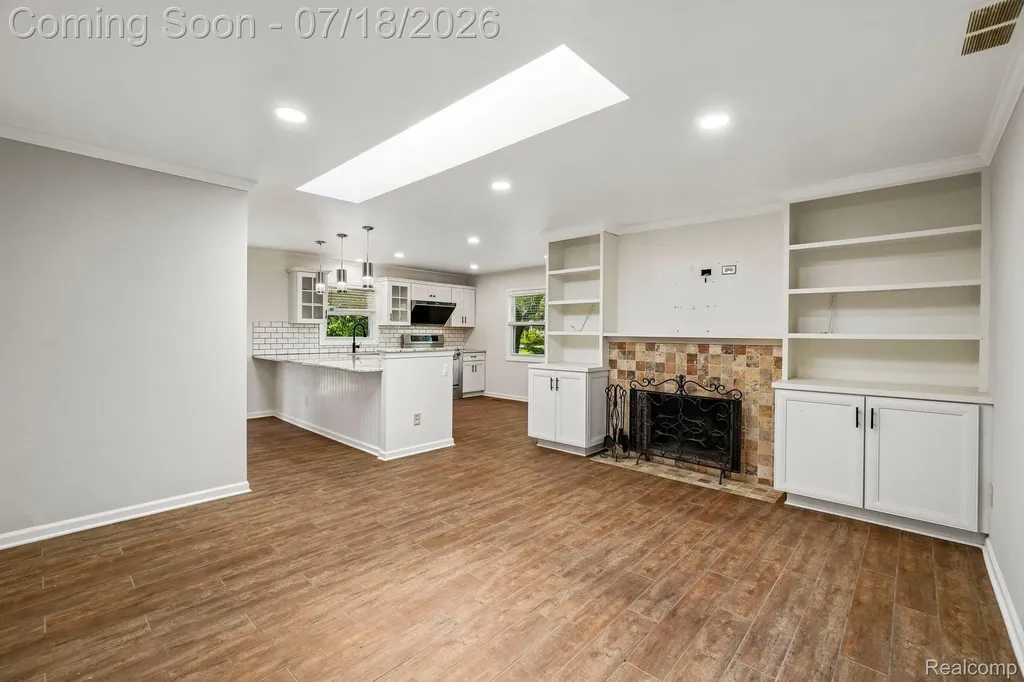 4855 Butler Drive Troy City MI 48085