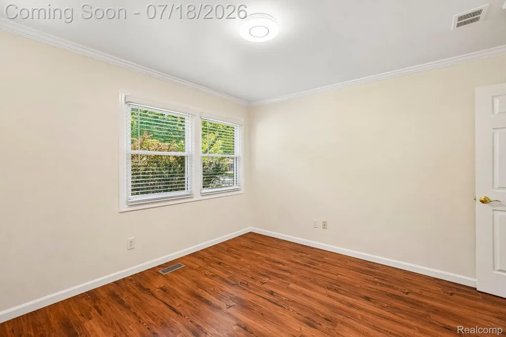4855 Butler Drive Troy City MI 48085