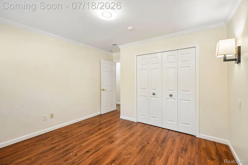 4855 Butler Drive Troy City MI 48085